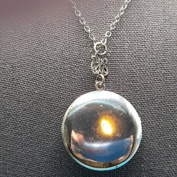 Faux Opal Locket Pendant Necklace, Small Toggle Clasp, 15 Inches - Picture 6 of 10